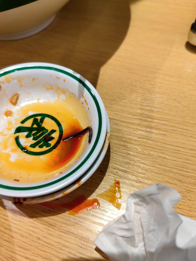 “袁记云饺云吞面吃出蚯蚓”最新进展：涉事门店被立案调查-1.jpg