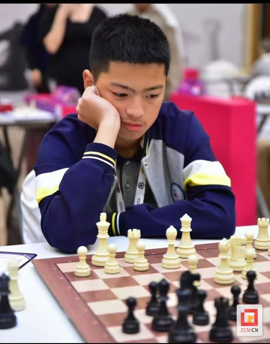 自贡少年龚波诺诺在亚洲国际象棋赛场上夺冠！-1.jpg