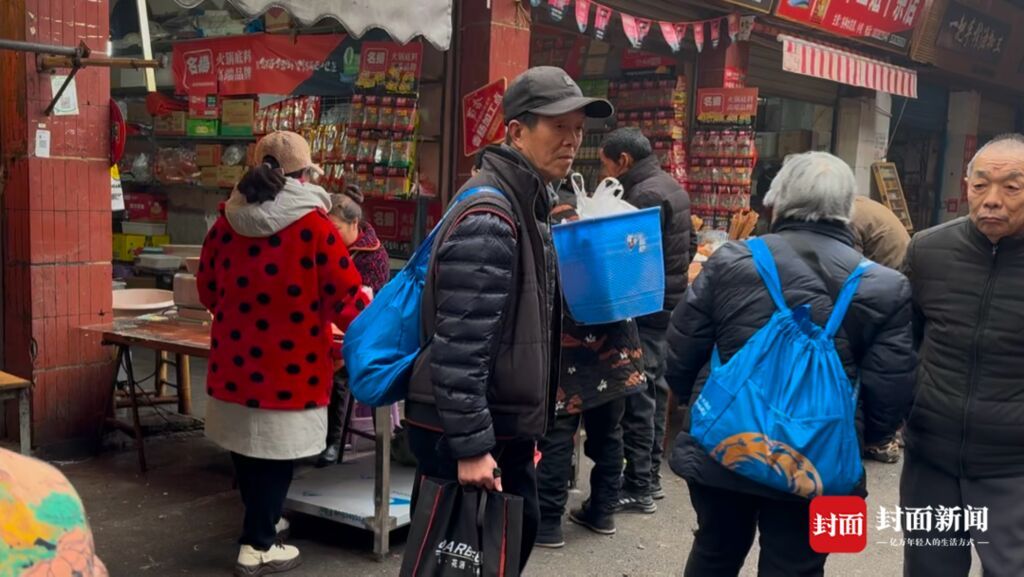 成都“买菜大军”乘地铁到资阳灌香肠 “相因”背后还有什么吸引力？-2.jpg