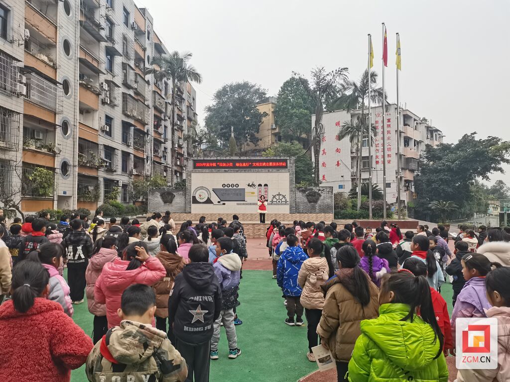 垃圾分类 绿色“童”行 ——富顺县童寺镇开展垃圾分类文明实践活动-1.jpg