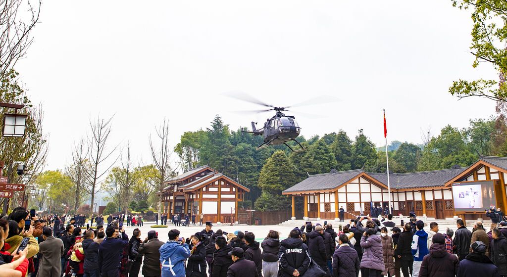 广安40分钟到重庆！渝广低空红色旅游线路成功首飞-4.jpg