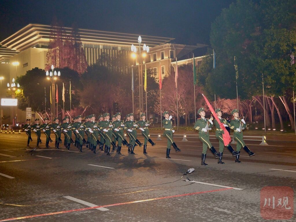 升国旗，奏国歌！天府广场2025年第一次升旗仪式来了-2.jpg