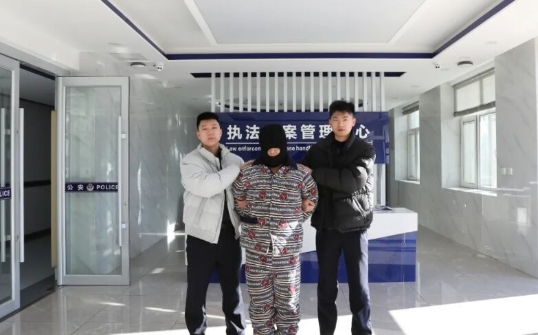 21年前内蒙古一出租车女司机载客遇害案告破，嫌疑人终落网-3.jpg