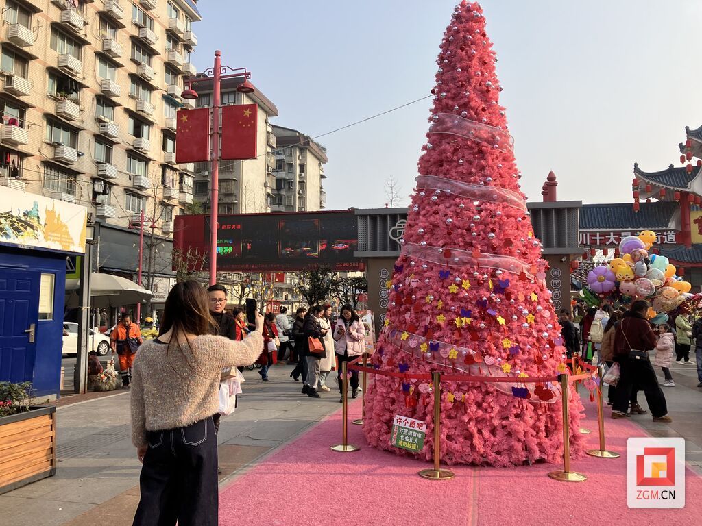 消费盛宴来了！东方广场2025迎春购物月活动启动-6.jpg