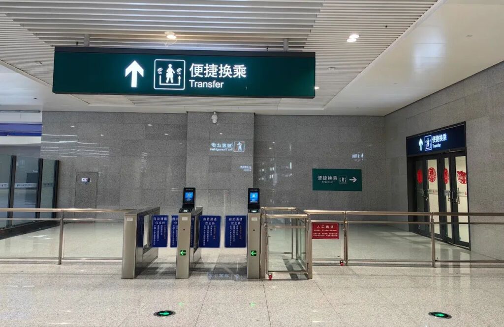 时间节约一半！自贡站、泸州站这样便捷换乘-4.jpg