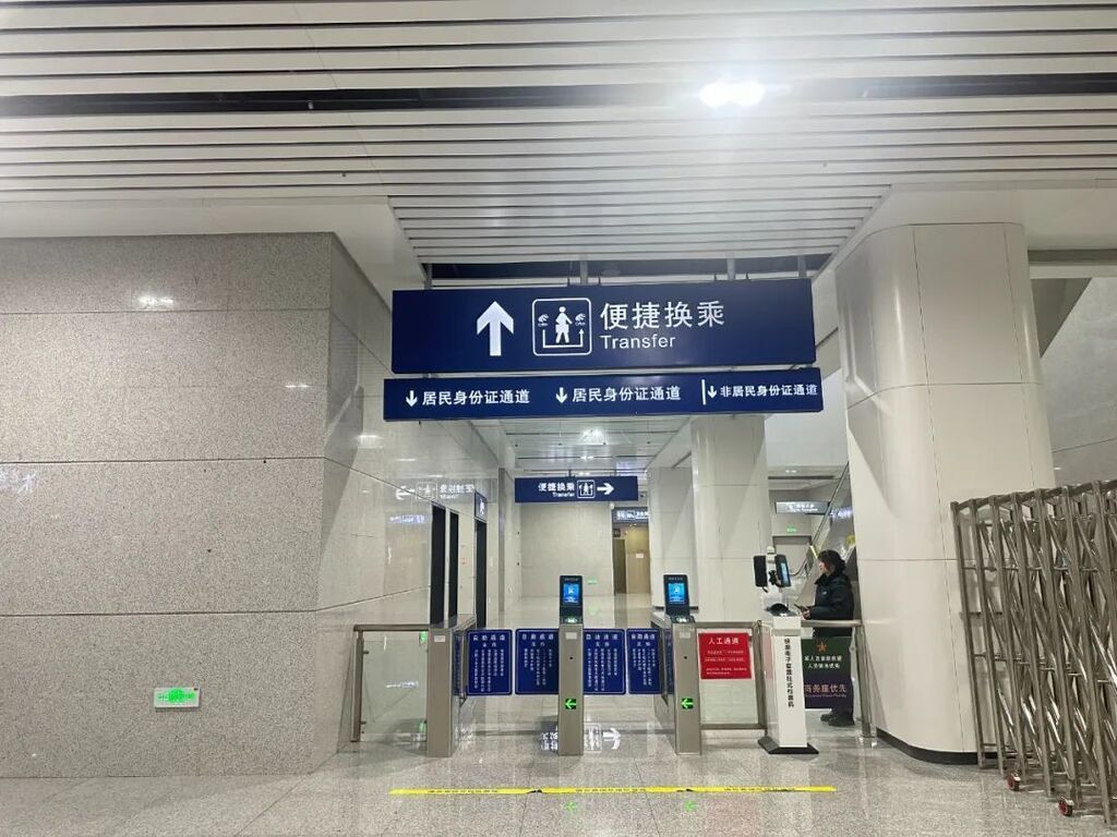 时间节约一半！自贡站、泸州站这样便捷换乘-12.jpg