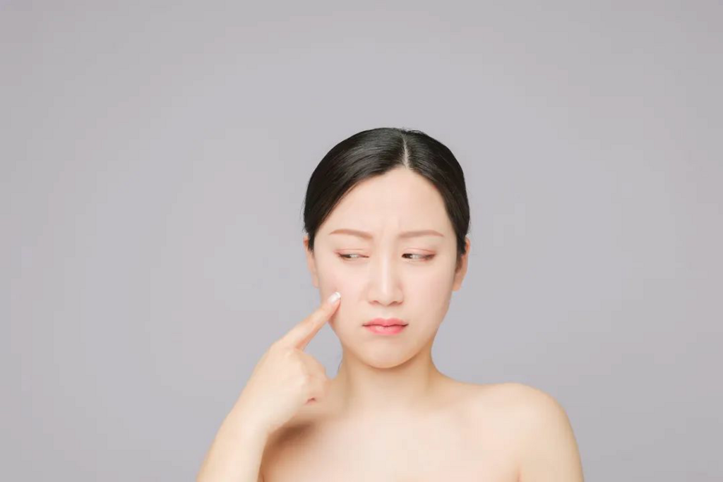 长期挤痘痘有哪些危害？忍不住想挤时可以这样做-1.png