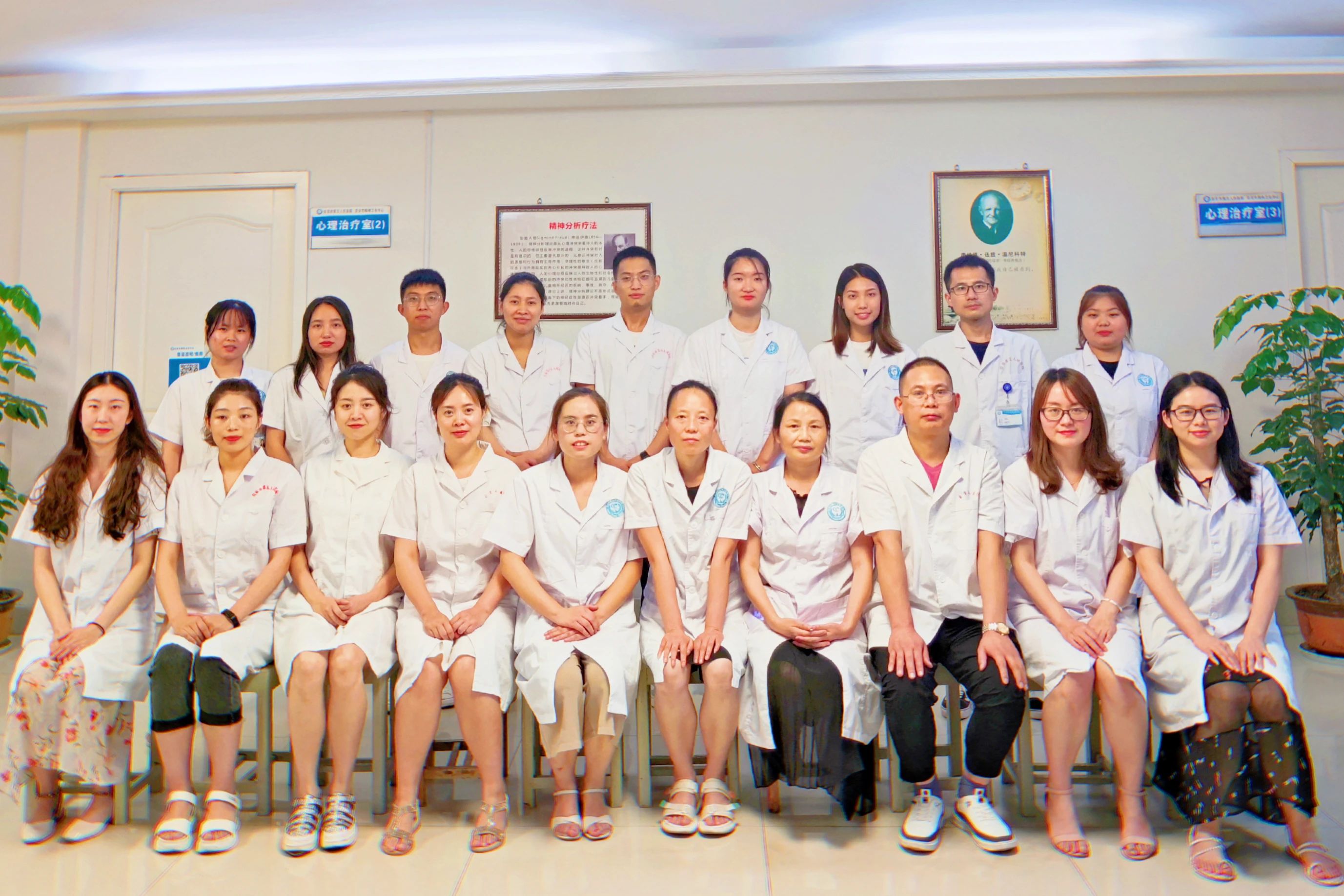 75d2505ea99cbf9bfd003827ecfadced.jpg