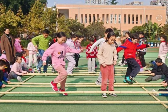 成都这24所学校落地“课间15分钟”，延长的5分钟带来哪些变化-3.jpg