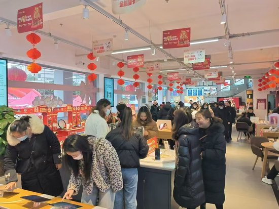 家电以旧换新和数码产品购新拉动消费近百亿元 手机最受青睐-1.jpg