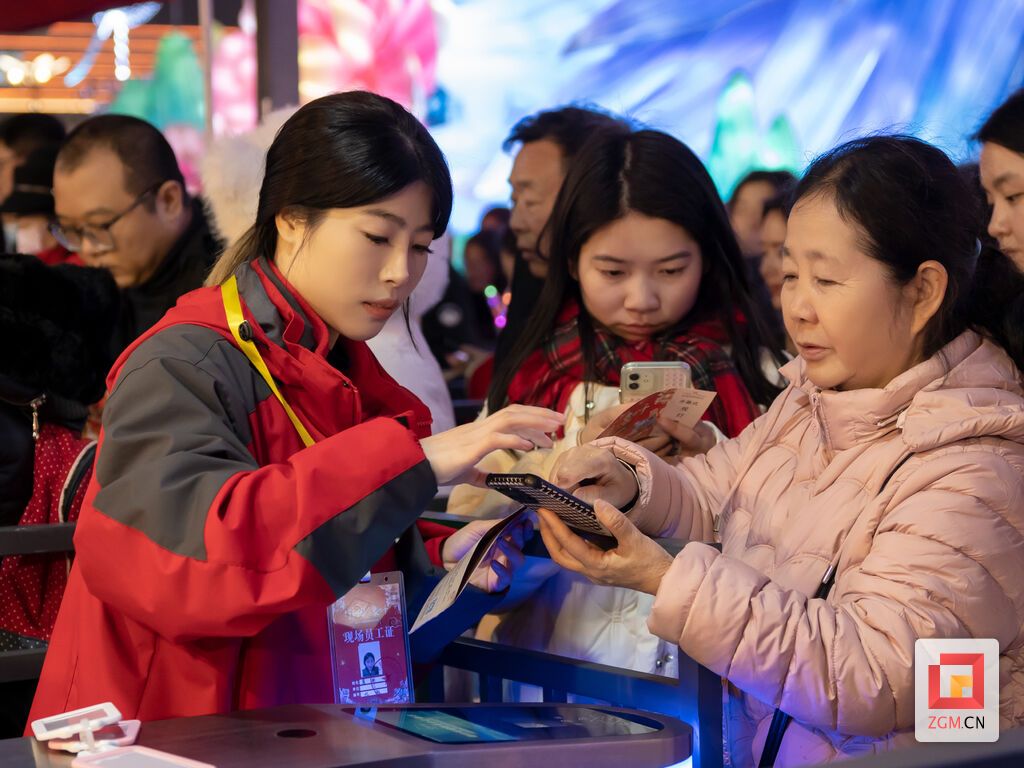112天超208万次相遇：自贡灯会带给世人的温暖记忆-16.jpg