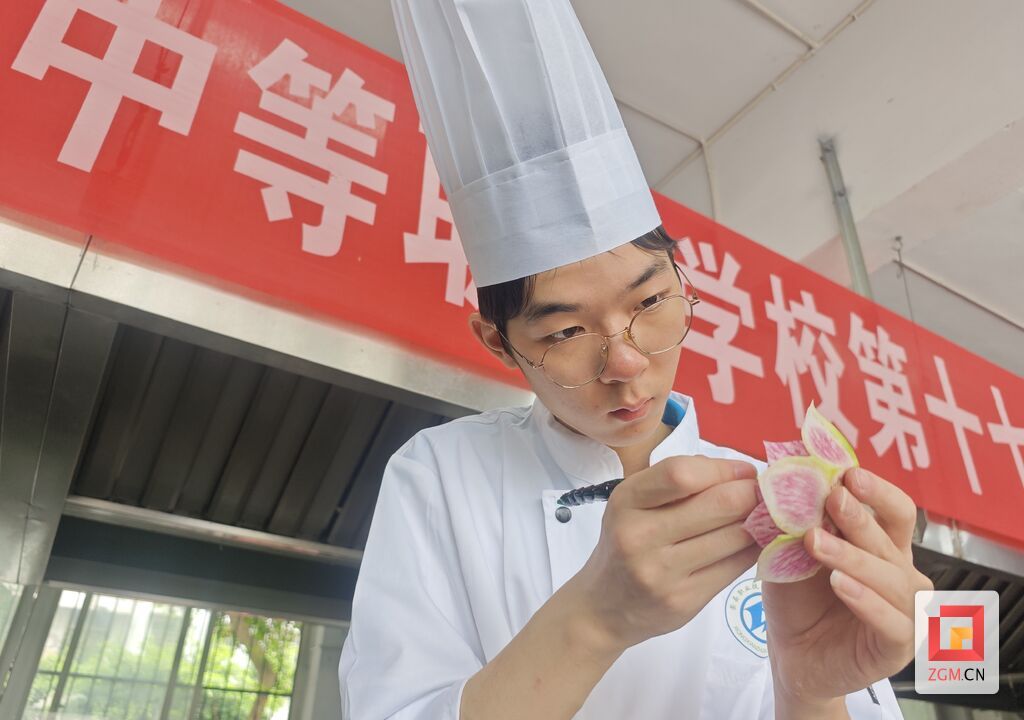 不一样的高考：17岁学子凭“青椒土豆丝”出圈-1.jpg