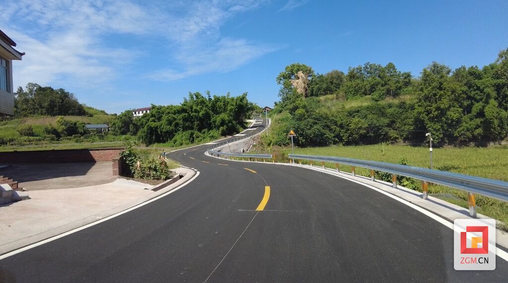 民心路通啦！何市镇至高铁自贡站4.2公里道路改造工程完工-4.jpg