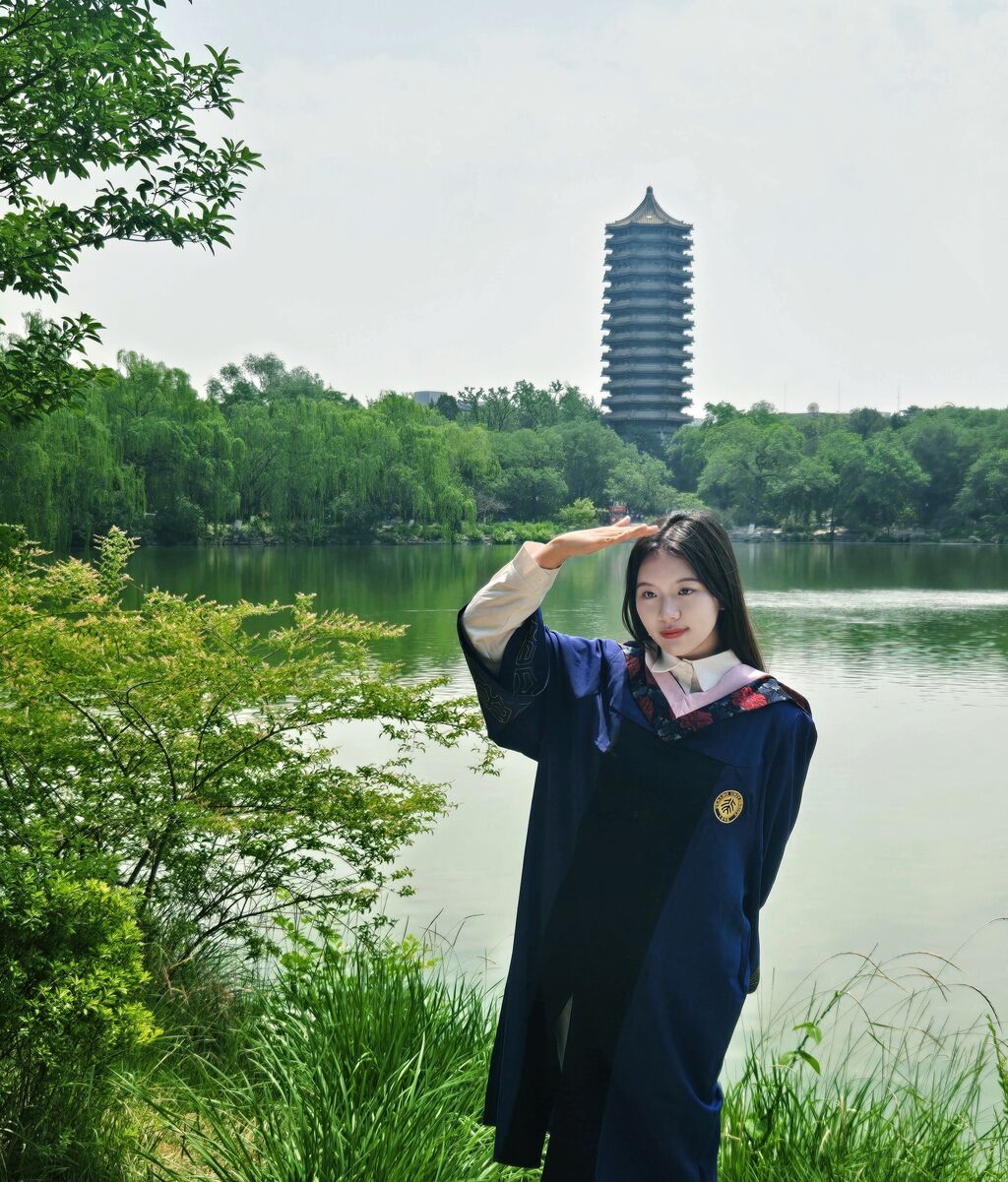 大凉山女孩考上北大博士：时代给了我乘风而上的可能-2.jpg