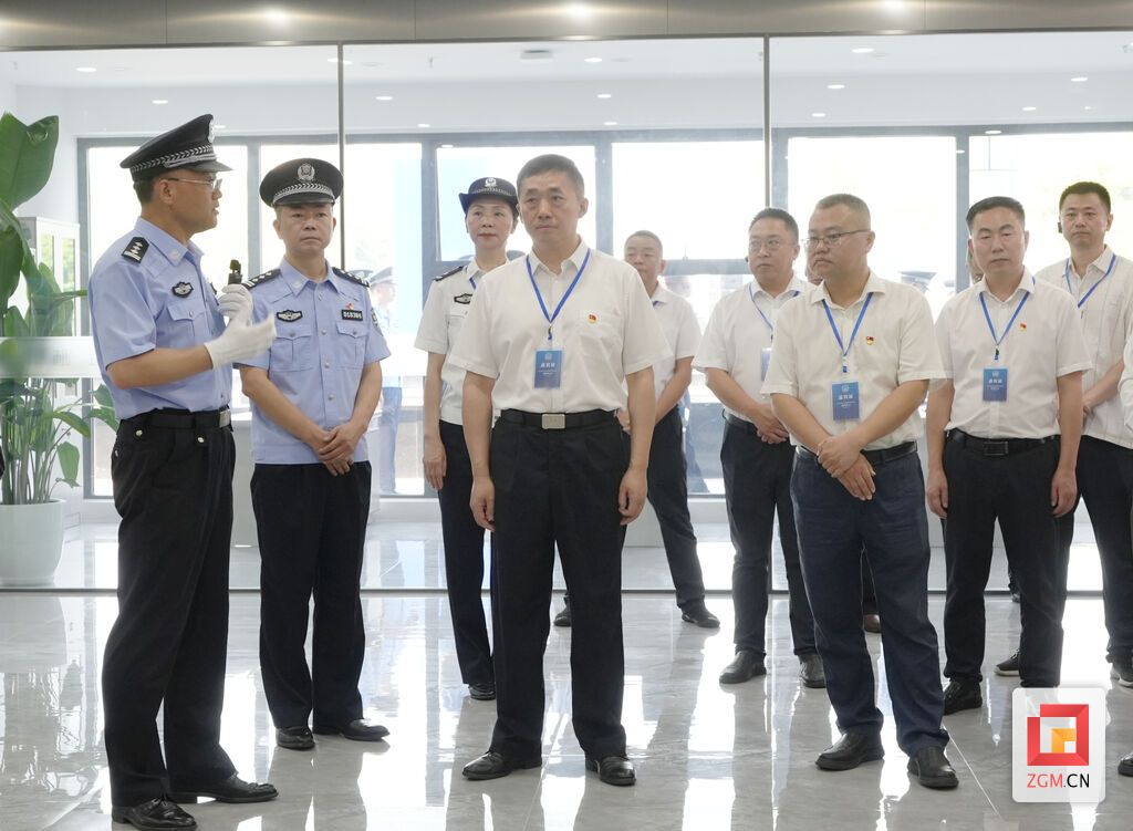 关注！自贡市公安局机场公安分局揭牌成立-4.jpg