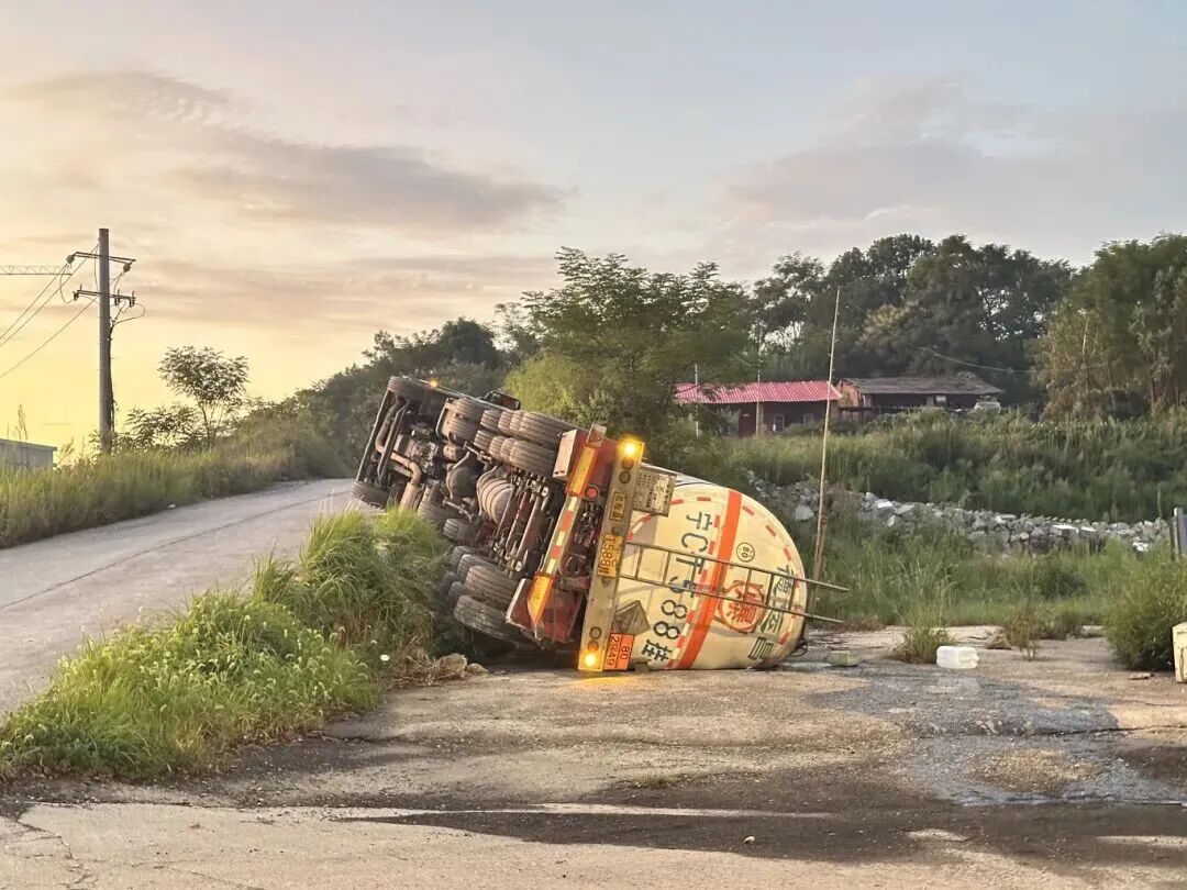 危化品运输车，如何安全行车？-1.jpg