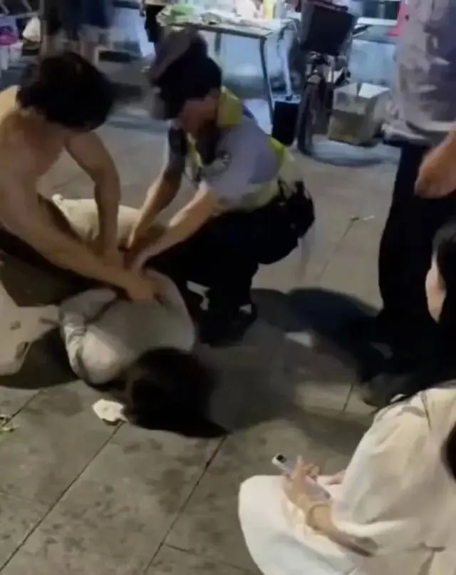 男孩被人携刀尾随滋扰，三人挺身而出，后续来了…-2.jpg