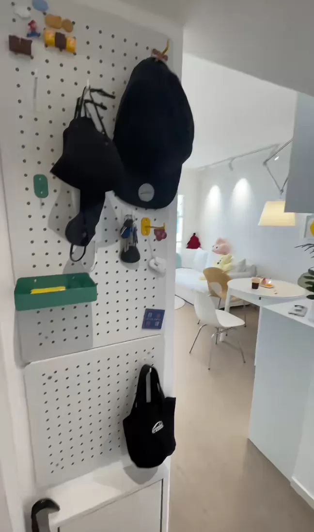 套内 44 ㎡老破小改造，卫生间从 2㎡变干湿三分离？这波操作我服了！-2.webp