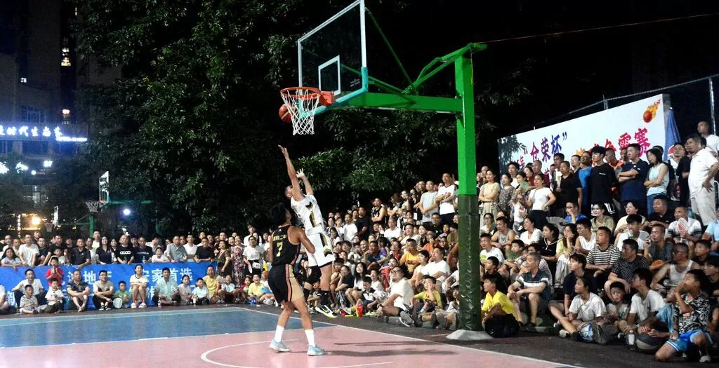 灌篮富顺 心不可挡丨“篮”不住的热情！WCBA主场落户富顺 一场“回家”的双向奔赴-2.webp